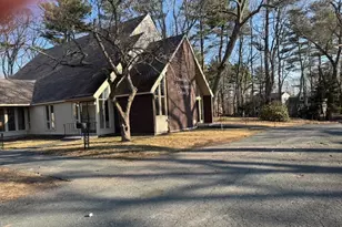 33 Lake St, Peabody, MA 01960 - Photo 1