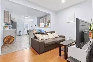 651 E 7th St, Boston, MA 02127 - Photo 3