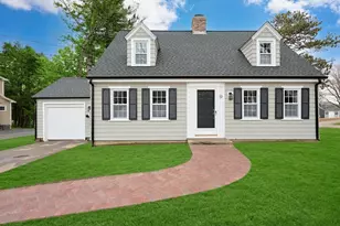 9 Arnold Rd, Shrewsbury, MA 01545 - Photo 3