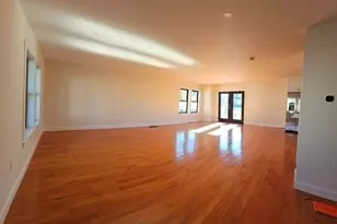 31 Niagara St, Fall River, MA 02721 - Photo 9