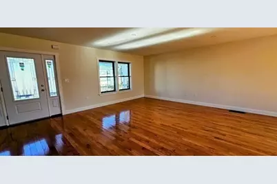 31 Niagara St, Fall River, MA 02721 - Photo 7