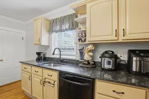 23 Dryden St, Worcester, MA 01605 - Photo 11