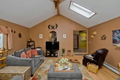 322 Holcomb Rd, Springfield, MA 01118 - Photo 11