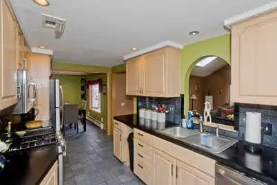 322 Holcomb Rd, Springfield, MA 01118 - Photo 7