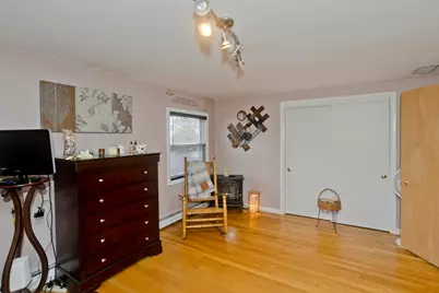 322 Holcomb Rd, Springfield, MA 01118 - Photo 17