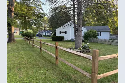 322 Holcomb Rd, Springfield, MA 01118 - Photo 25