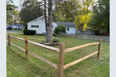 322 Holcomb Rd, Springfield, MA 01118 - Photo 23