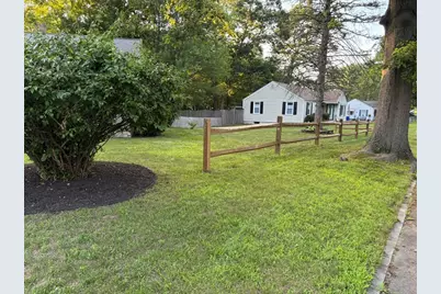 322 Holcomb Rd, Springfield, MA 01118 - Photo 21