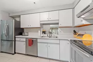 22 Railroad St, Andover, MA 01810 - Photo 9