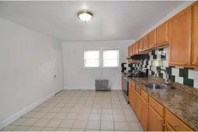 116 Phillips St #2R, Quincy, MA 02170 - Photo 3