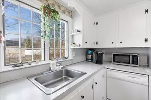 37 Touraine Way, Yarmouth, MA 02664 - Photo 9