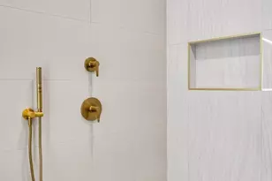 77 Thorndike St, Brookline, MA 02446 - Photo 21