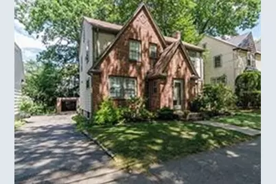 381 Vfw Parkway, Brookline, MA 02467 - Photo 19