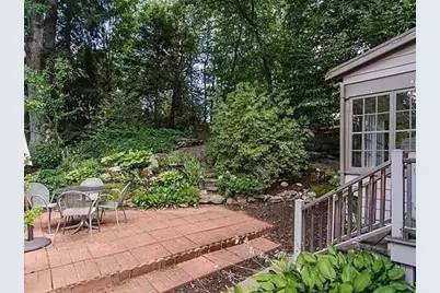 381 Vfw Parkway, Brookline, MA 02467 - Photo 17