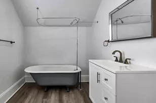 219 Pelham St, Methuen, MA 01844 - Photo 41