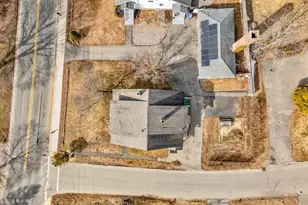 219 Pelham St, Methuen, MA 01844 - Photo 15