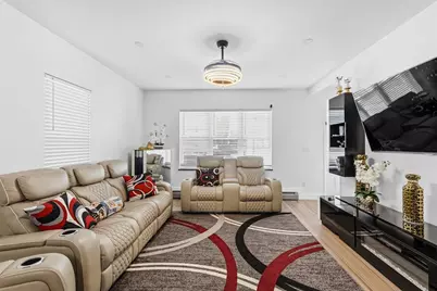 658 Third, Fall River, MA 02721 - Photo 7