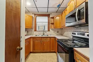 23 Burtt St, Lowell, MA 01851 - Photo 9