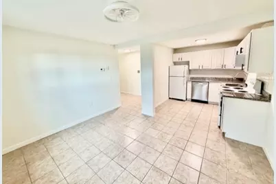 900 Lexington #B9, Waltham, MA 02452 - Photo 3