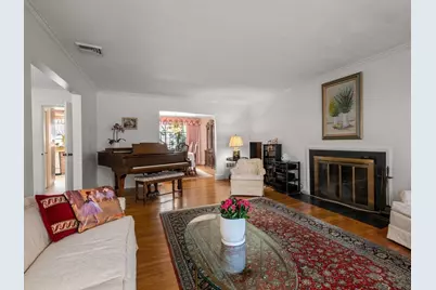 130 Fairway Rd, Brookline, MA 02467 - Photo 9