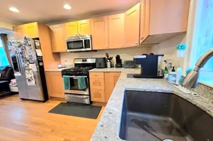 41 Gould St, Melrose, MA 02176 - Photo 9