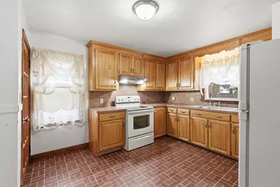 2115 Northampton St, Holyoke, MA 01040 - Photo 9