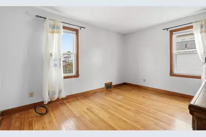 2115 Northampton St, Holyoke, MA 01040 - Photo 17