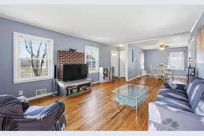 20 Hillside Ave, South Hadley, MA 01075 - Photo 3