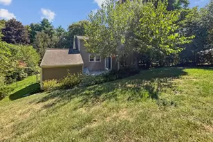 312 Linden St, Wellesley, MA 02481 - Photo 21