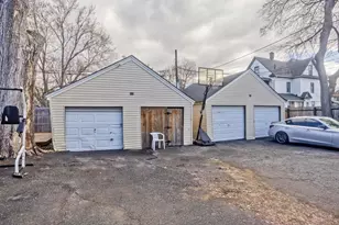 15 Florida St, Springfield, MA 01109 - Photo 7