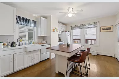 451 E 7th St, Boston, MA 02127 - Photo 3