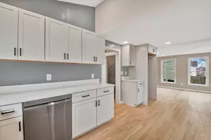 43 1/2 6th Ave, Haverhill, MA 01830 - Photo 3