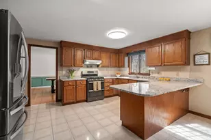 122 Farrington Ln, Marlborough, MA 01752 - Photo 5