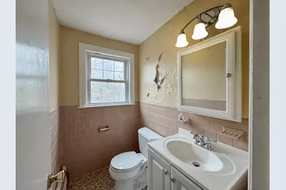 10 Goff St, Boston, MA 02136 - Photo 9