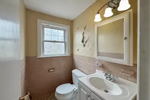 10 Goff St, Boston, MA 02136 - Photo 9