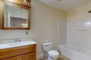 8 Crown St, Worcester, MA 01609 - Photo 23