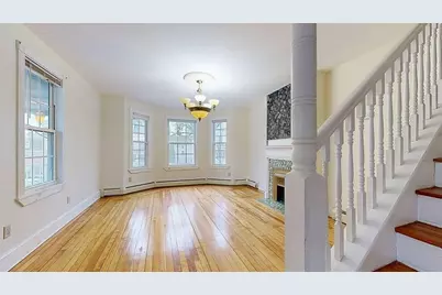 8 Crown Street, Worcester, MA 01609 - Photo 15