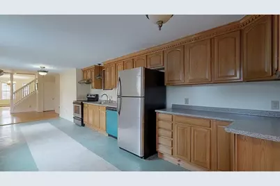 8 Crown Street, Worcester, MA 01609 - Photo 9