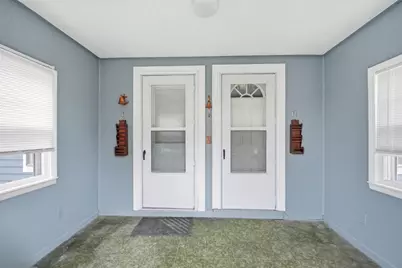 10-12 Oakdale Pl, Easthampton, MA 01027 - Photo 9