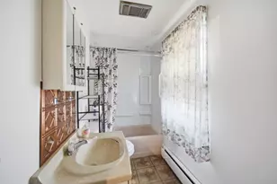 10-12 Oakdale Pl, Easthampton, MA 01027 - Photo 15