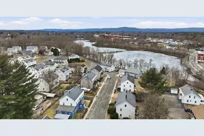 10-12 Oakdale Pl, Easthampton, MA 01027 - Photo 3