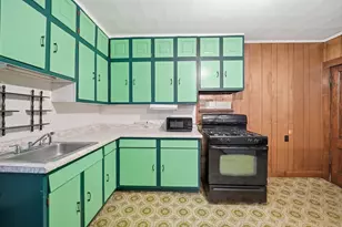 10-12 Oakdale Pl, Easthampton, MA 01027 - Photo 13