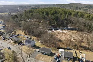 40 Charles St, Dracut, MA 01826 - Photo 33