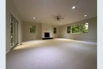 136 Thompkins Avenue, East Longmeadow, MA 01028 - Photo 15