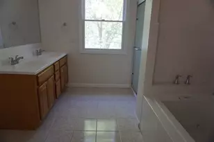 136 Thompkins Ave, East Longmeadow, MA 01028 - Photo 17