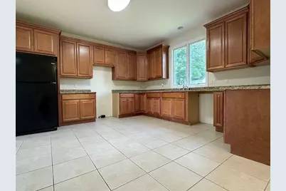 136 Thompkins Avenue, East Longmeadow, MA 01028 - Photo 11