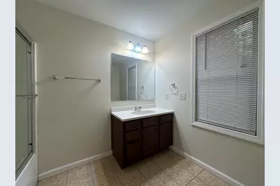 136 Thompkins Avenue, East Longmeadow, MA 01028 - Photo 21