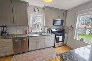 70 Chestnut St, Fairhaven, MA 02719 - Photo 11