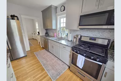 70 Chestnut St, Fairhaven, MA 02719 - Photo 9