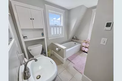 70 Chestnut St, Fairhaven, MA 02719 - Photo 13